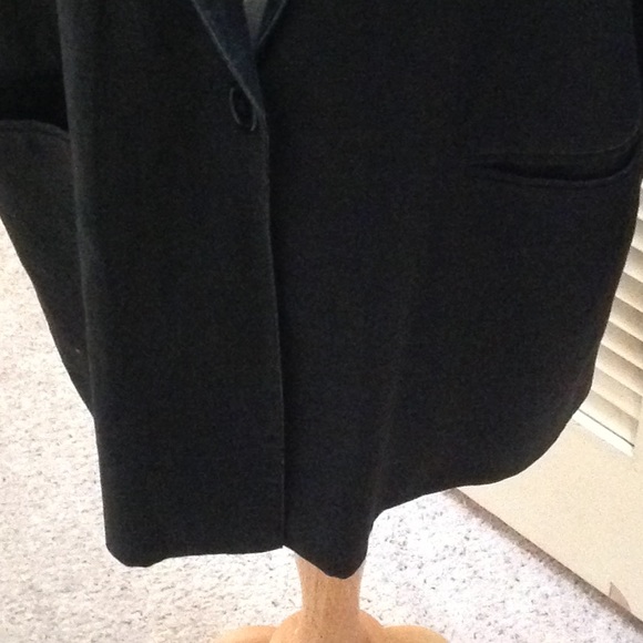 Black Boyfriend Blazer - Picture 2 of 6